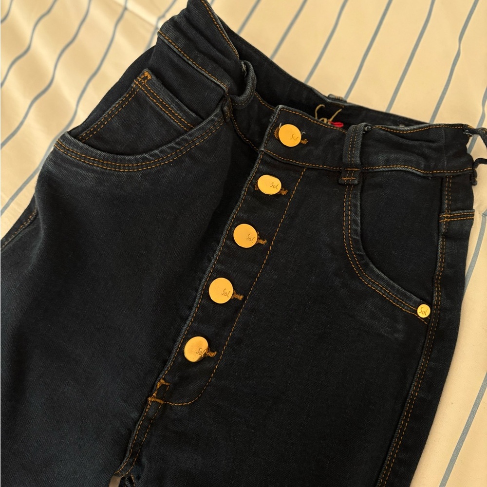 Sol Beauty and Care Black High-Waisted Jeans